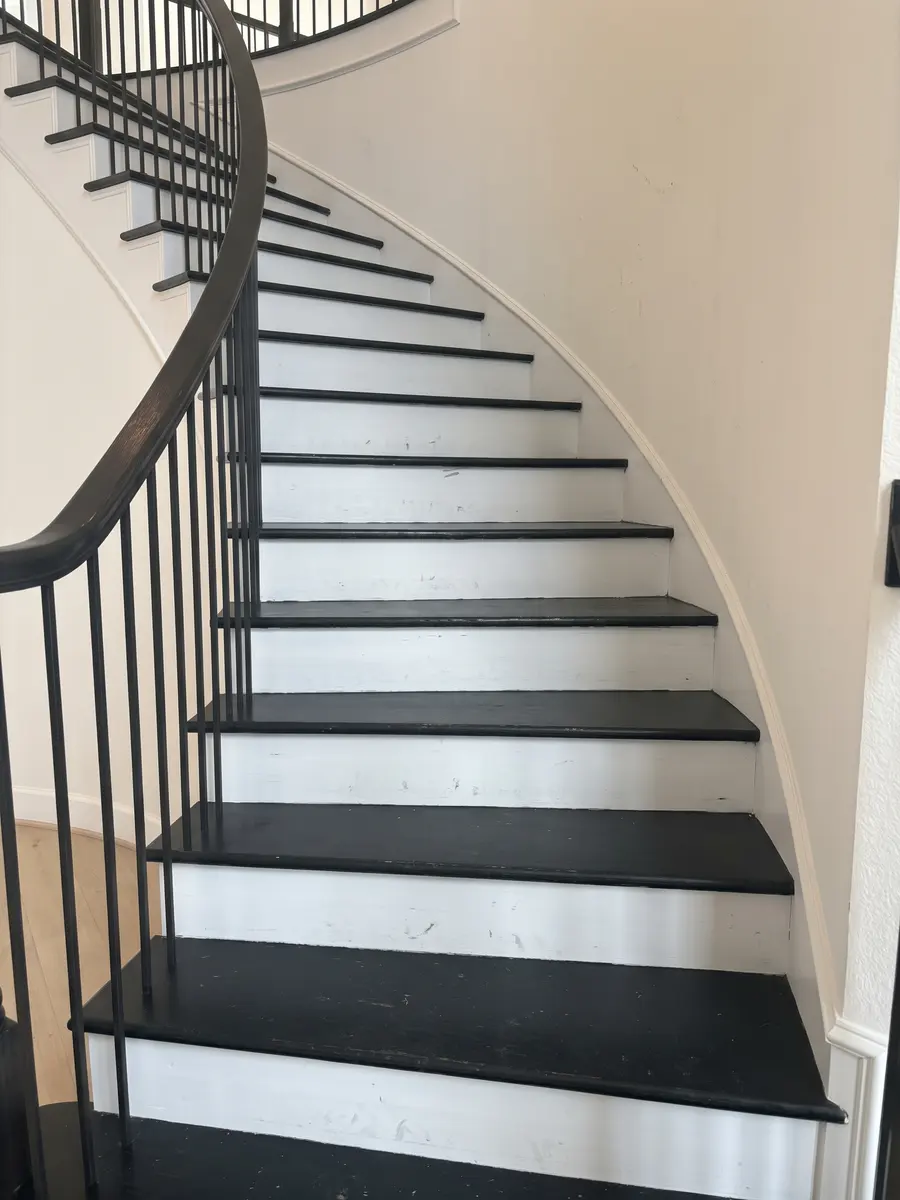 Escalera renovada — before
